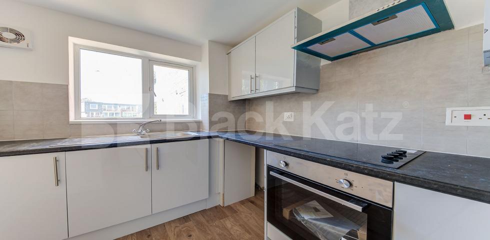 			New Instruction! Canal View!, 1 Bedroom, 1 bath, 1 reception Apartment			 Bream Close, Tottenham